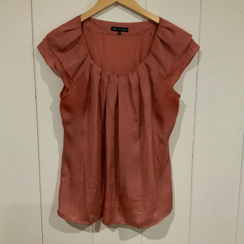 Violet & Claire Sleeveless Blouse - Ruffled Shoulder Pleated Scoop Neck - Pink M